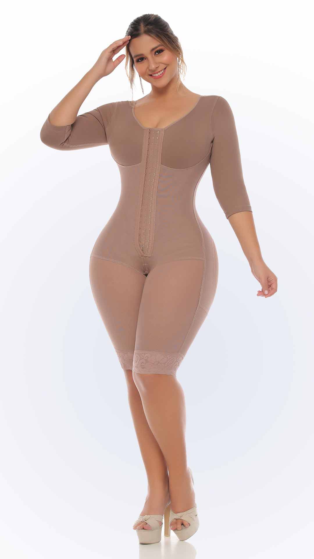 Faja moldeadora de control con mangas vista frontal de cuerpo completo Licsy Fit